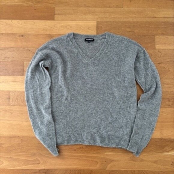 525 America Cashmere V-Neck Sweater - Picture 1 of 3